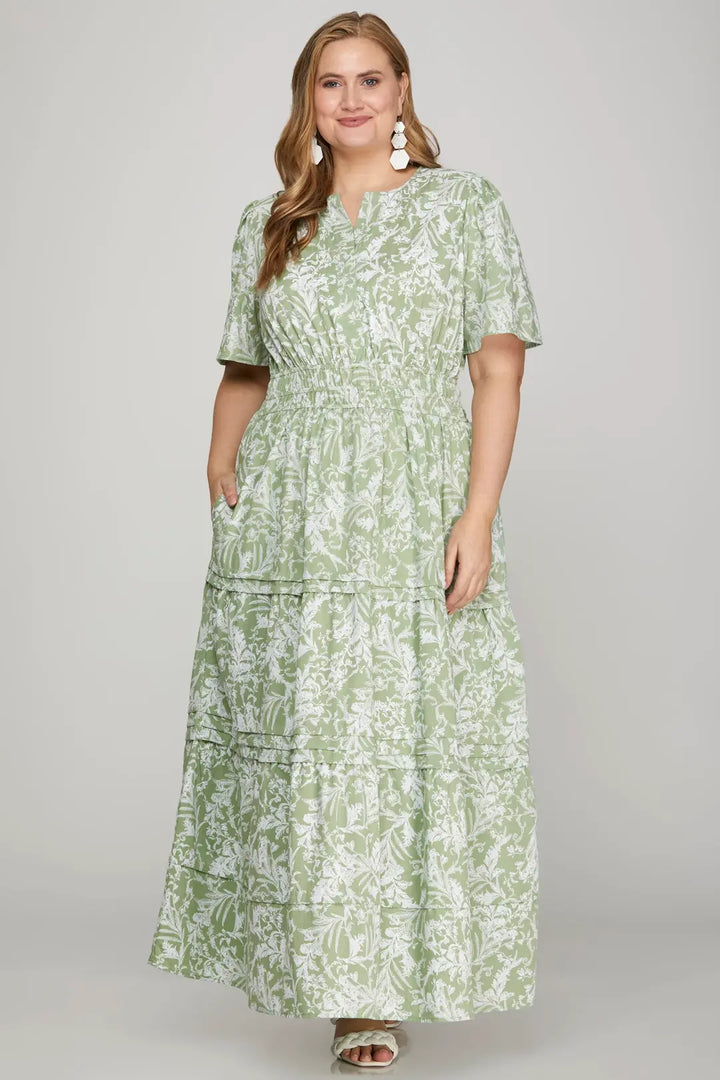 Love Story Floral Tiered Maxi Dress [curvy]