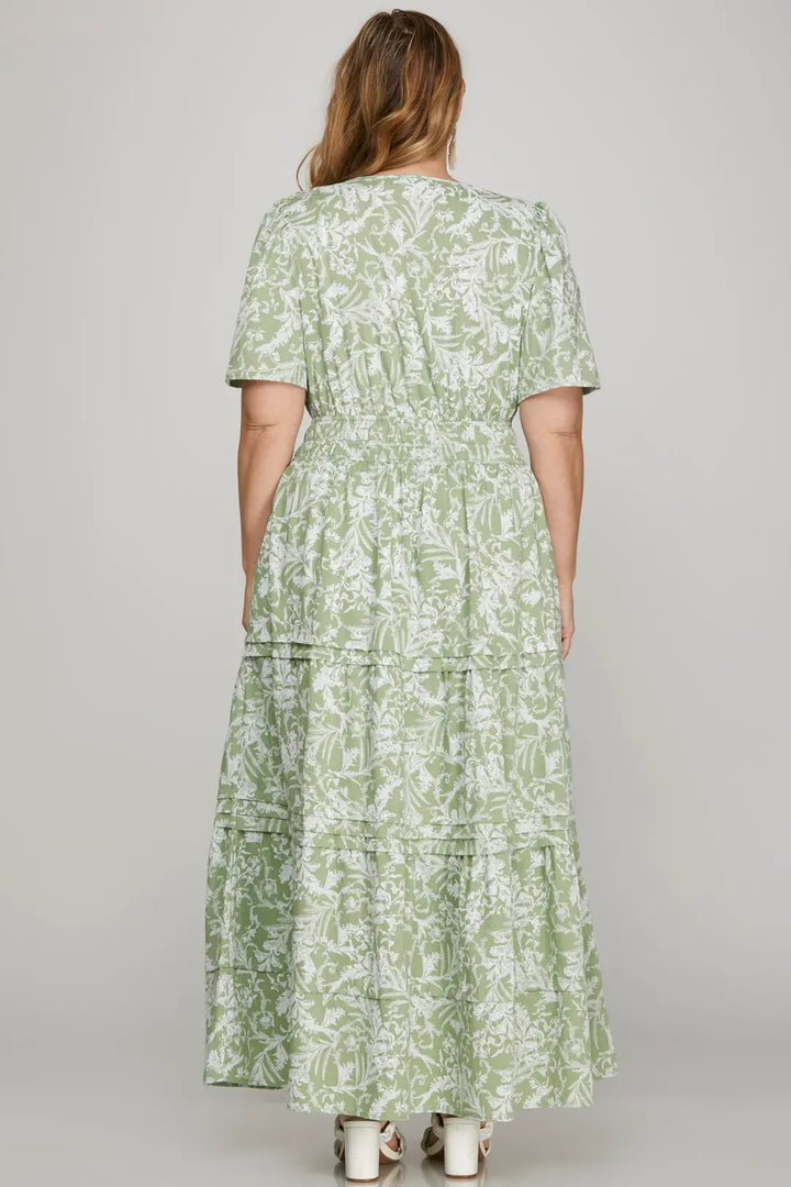 Love Story Floral Tiered Maxi Dress [curvy]