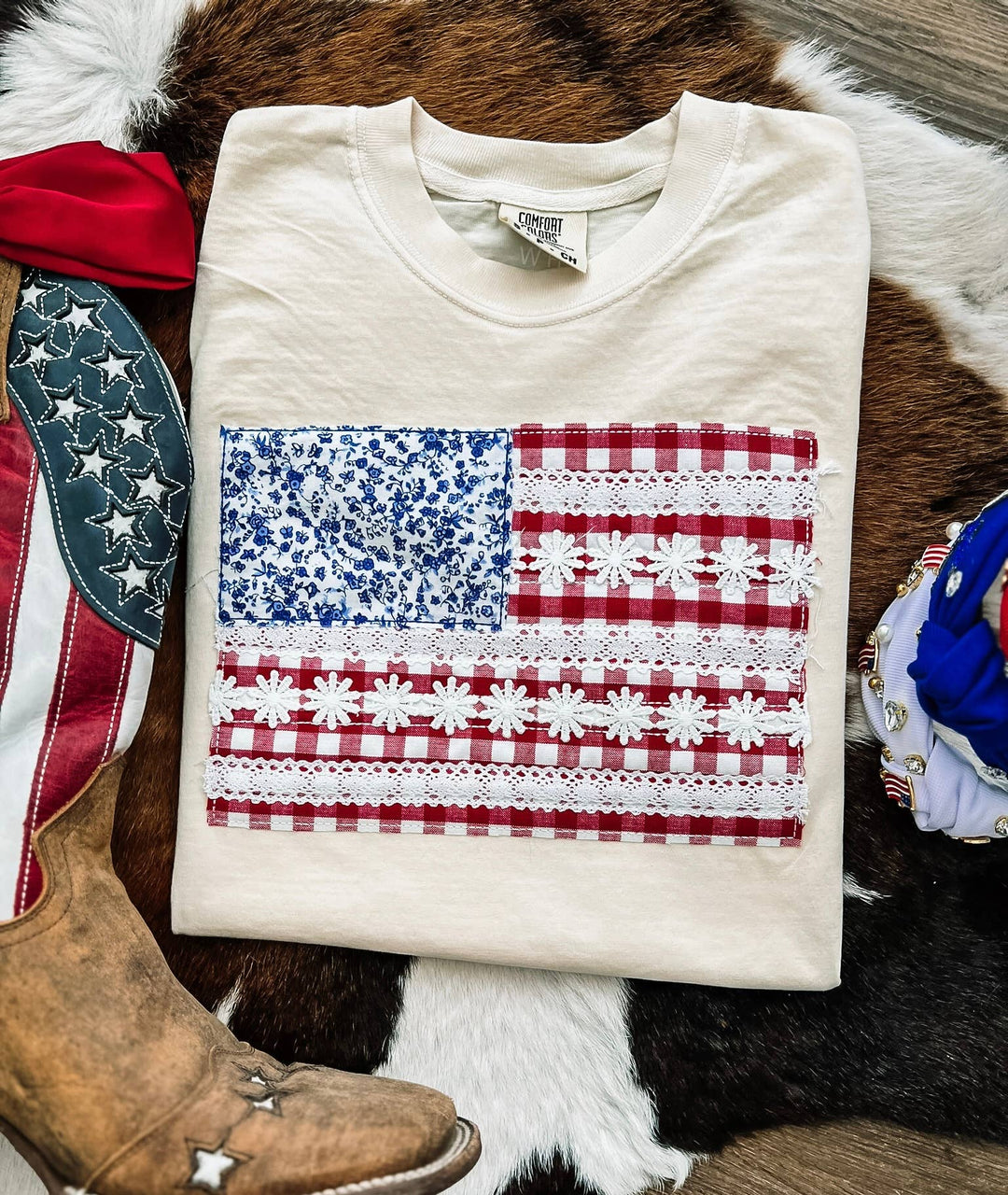 Liberty Daisy Tee-Anatomy Clothing Boutique in Brenham, Texas