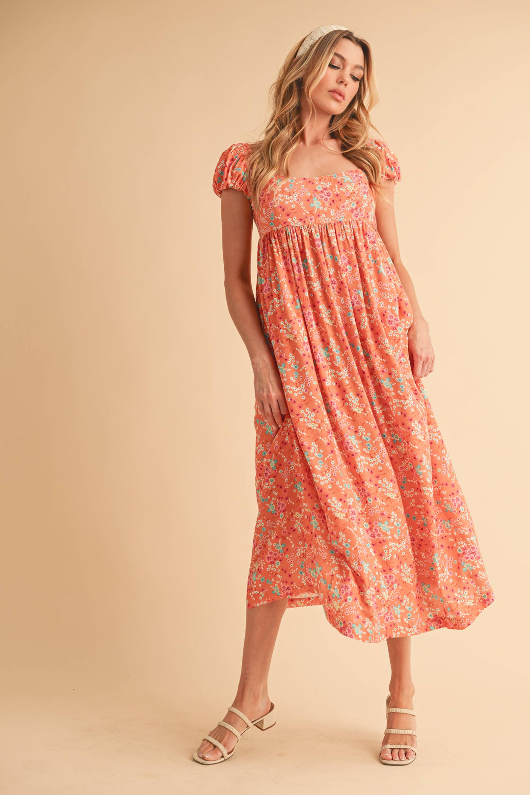 Aemi + Co Cutout Back Floral Square Neck Puff Sleeve Midi Dress Coral / S Aemi + Co Cutout Back Floral Square Neck Puff Sleeve Midi Dress Coral / S